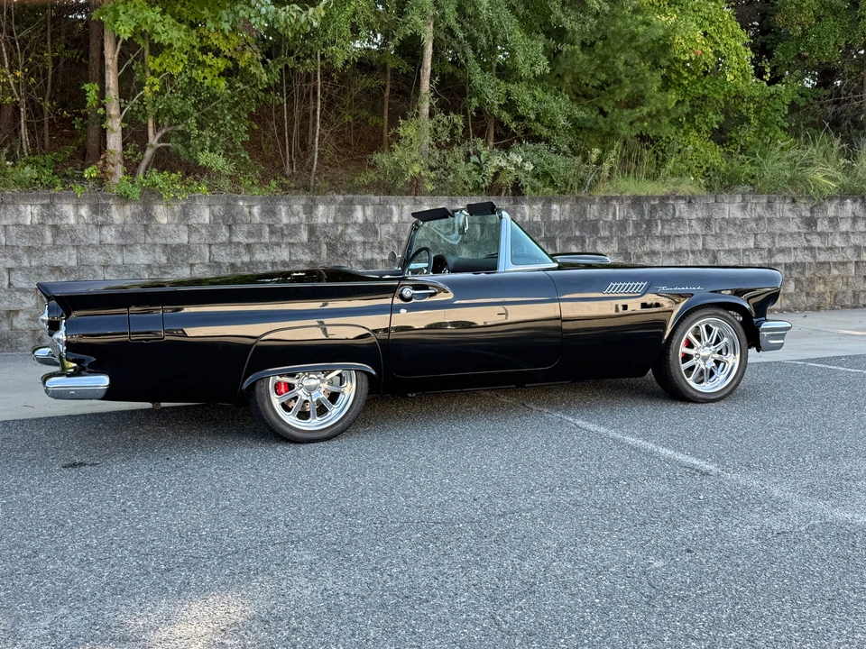 1957 Ford Thunderbird 1st Gen - Image 22 of 31
