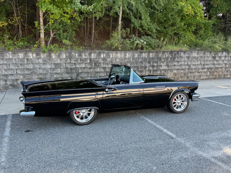 1957 Ford Thunderbird 1st Gen - Image 20 of 31