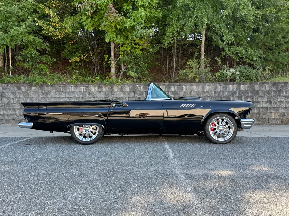 1957 Ford Thunderbird 1st Gen - Image 18 of 31