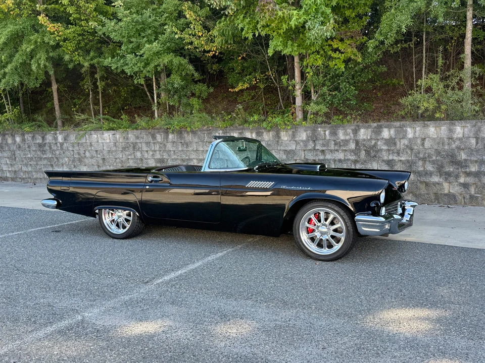 1957 Ford Thunderbird 1st Gen - Image 17 of 31