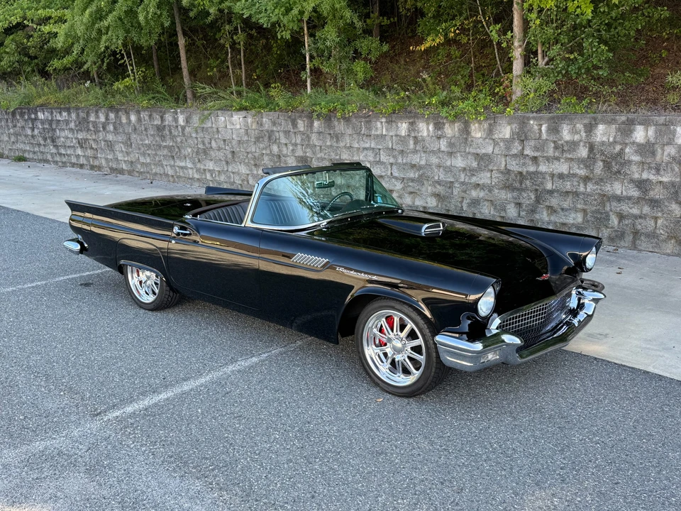 1957 Ford Thunderbird 1st Gen - Image 16 of 31