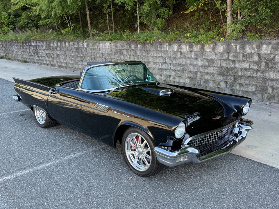 1957 Ford Thunderbird 1st Gen - Image 14 of 31