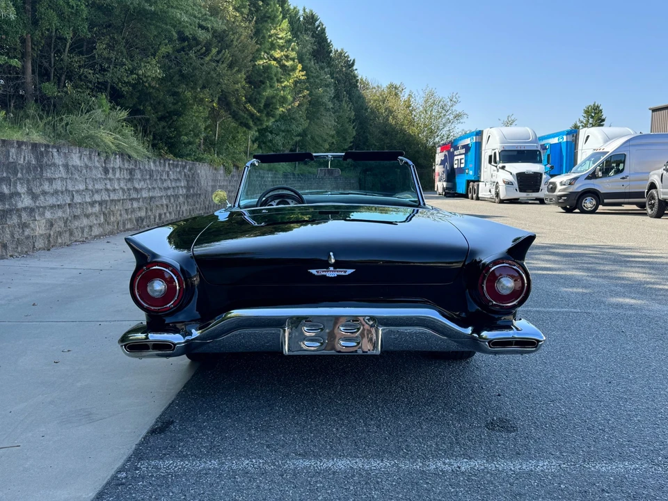 1957 Ford Thunderbird 1st Gen - Image 26 of 31