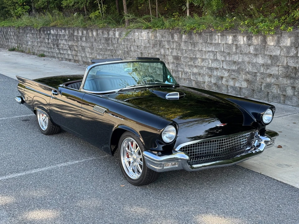 1957 Ford Thunderbird 1st Gen - Image 13 of 31