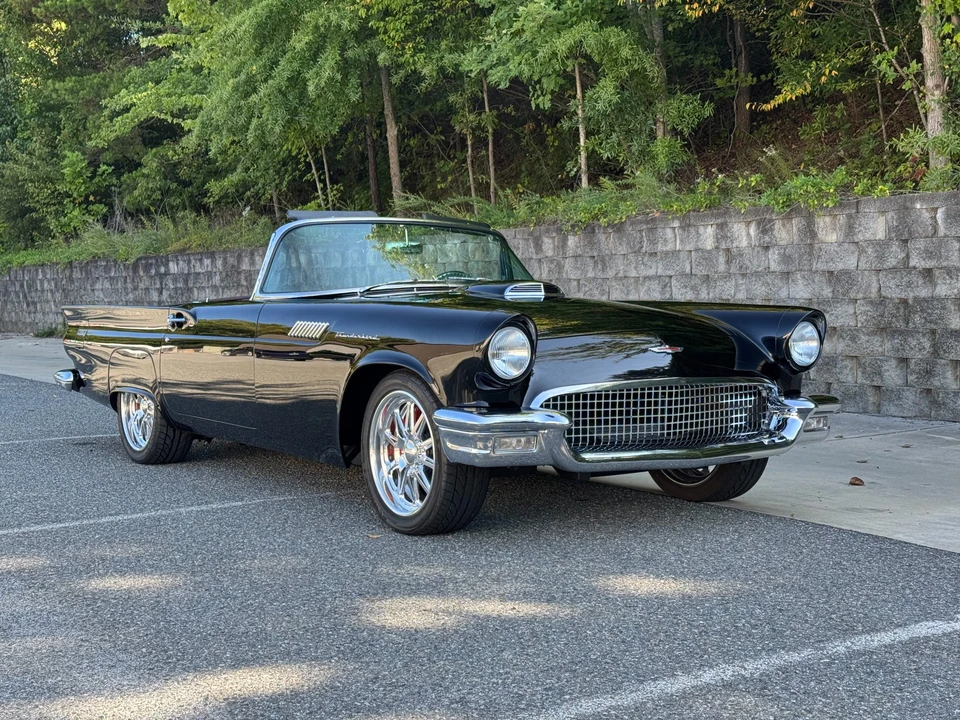 1957 Ford Thunderbird 1st Gen - Image 10 of 31