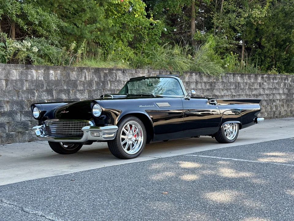 1957 Ford Thunderbird 1st Gen - Image 4 of 31
