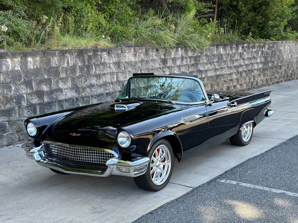 1957 Ford Thunderbird 1st Gen - Image 5 of 31