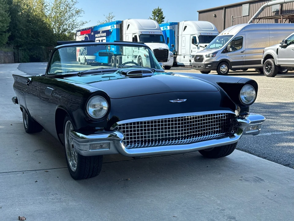 1957 Ford Thunderbird 1st Gen - Image 9 of 31