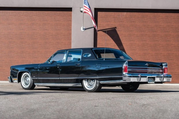 1977 Lincoln Town Car - Image 2 of 9