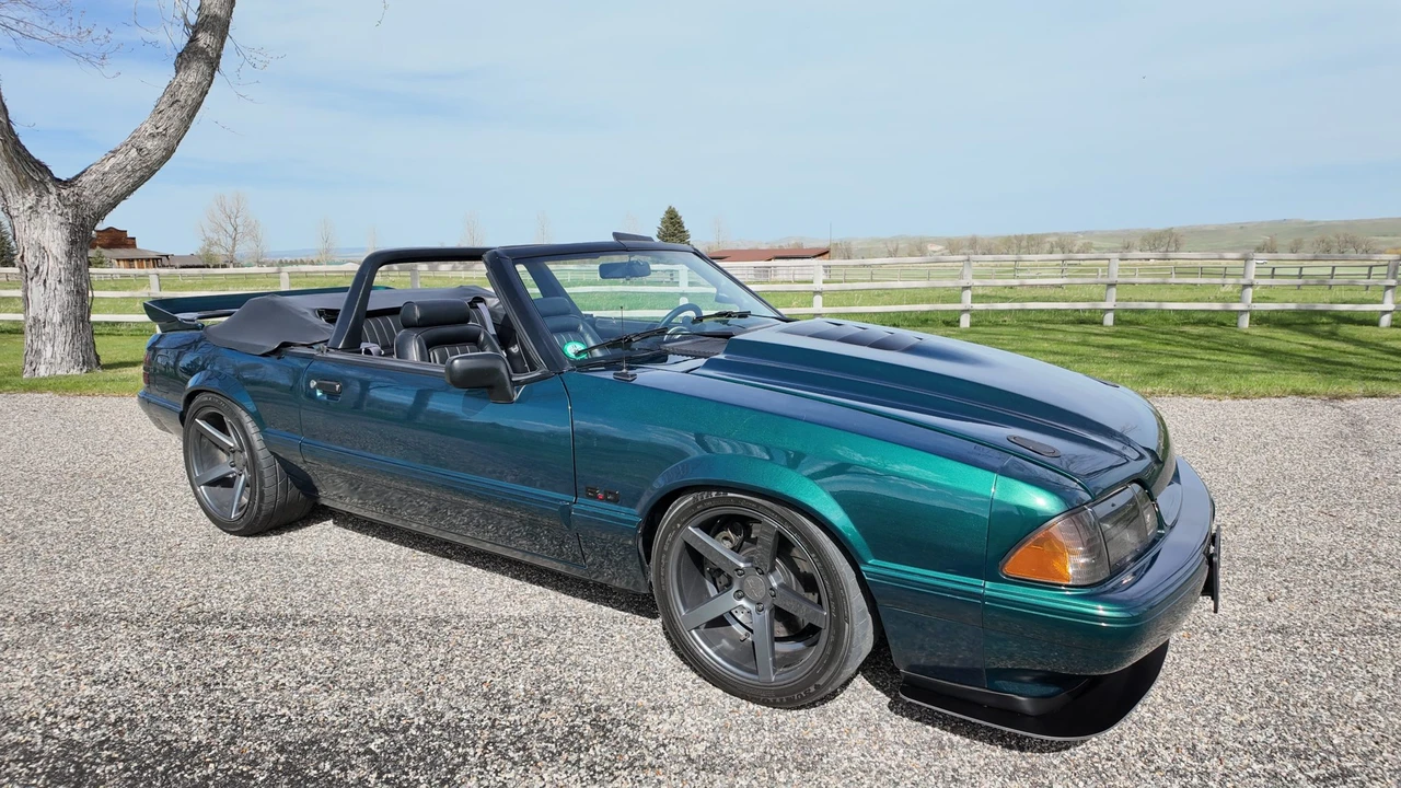 1990 Ford Mustang 3rd Gen - Image 13 of 31
