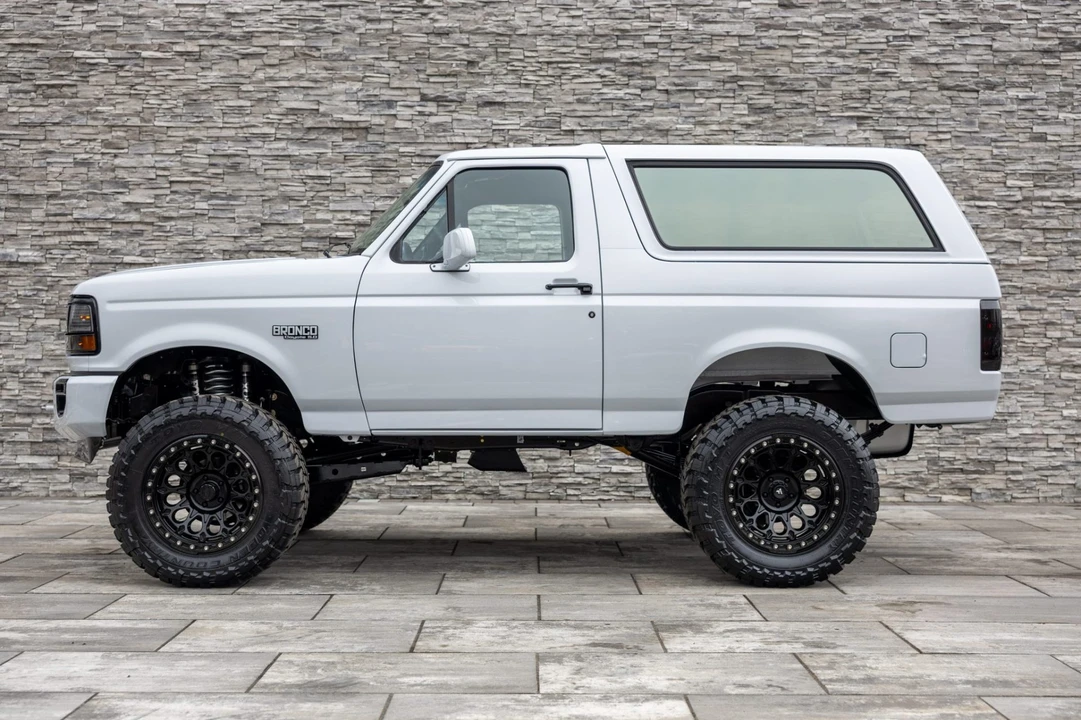 1996 Ford Bronco 5th Gen - Image 3 of 8
