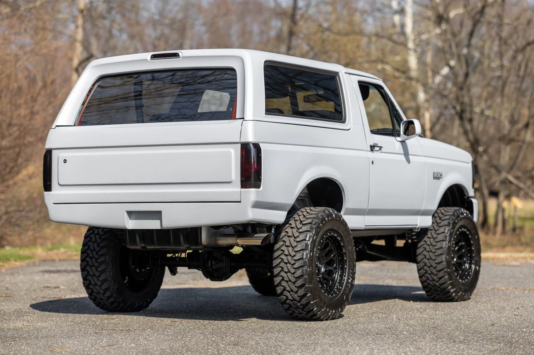 1996 Ford Bronco 5th Gen - Image 2 of 8