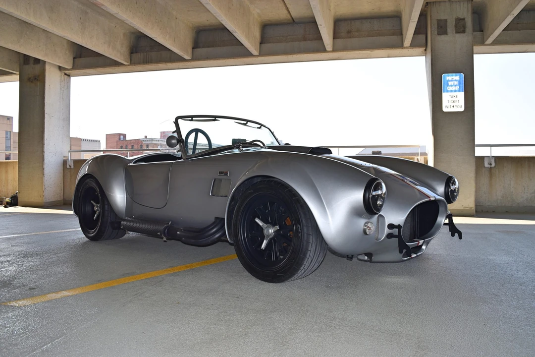 Shelby Cobra Replica - Image 8 of 31