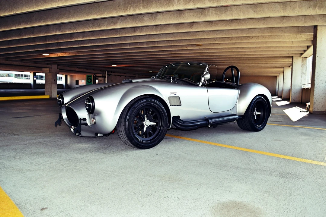 Shelby Cobra Replica - Image 2 of 31