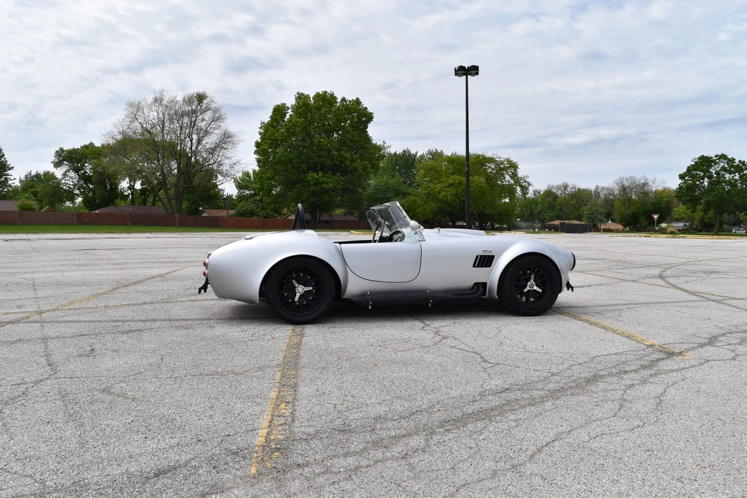 Shelby Cobra Replica - Image 29 of 31
