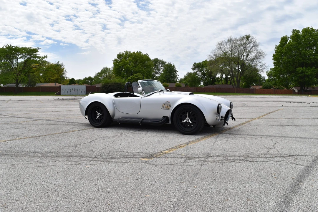 Shelby Cobra Replica - Image 25 of 31