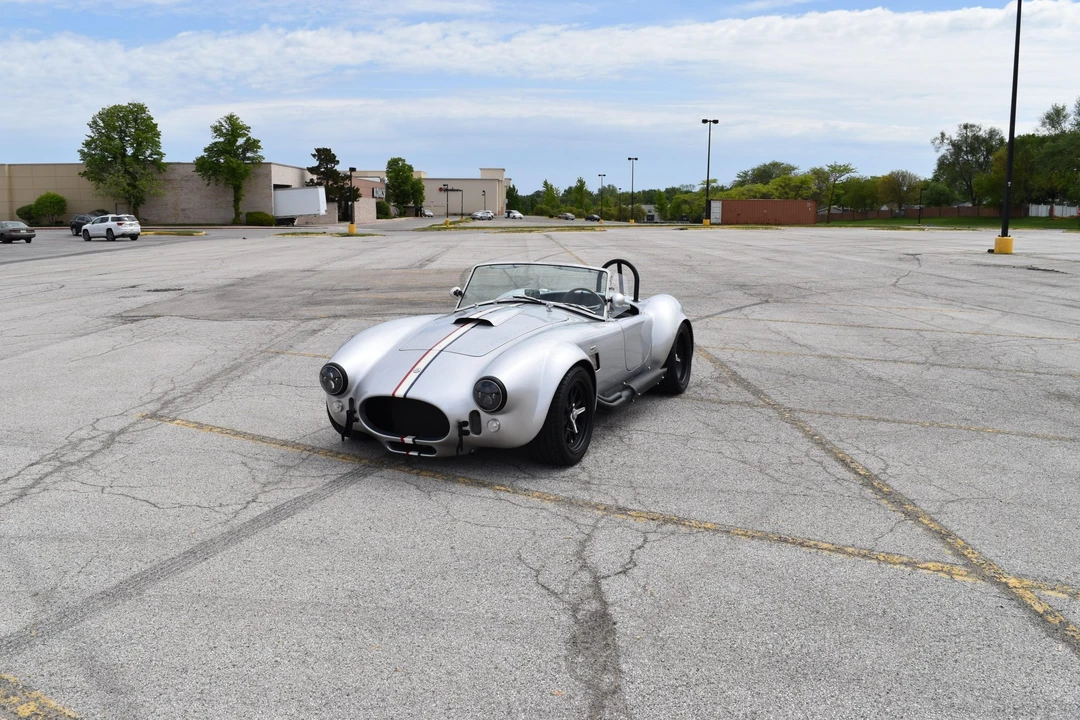 Shelby Cobra Replica - Image 17 of 31