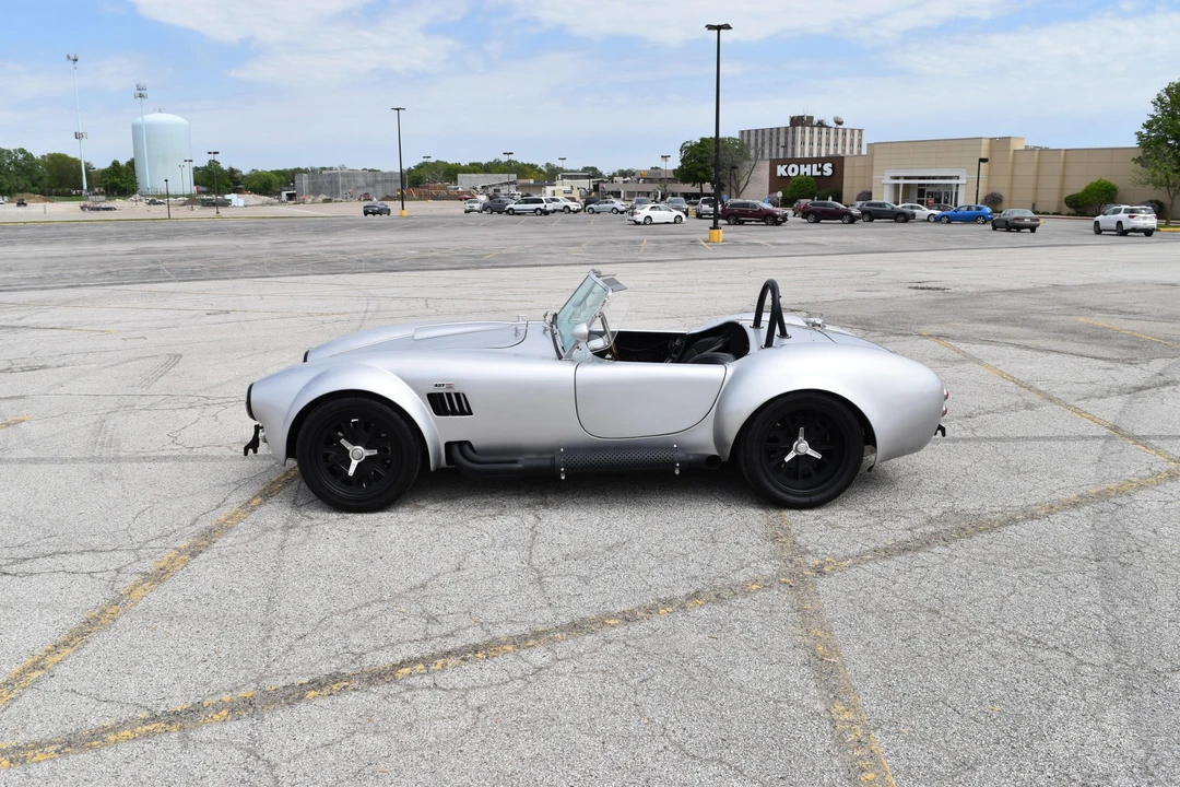 Shelby Cobra Replica - Image 13 of 31