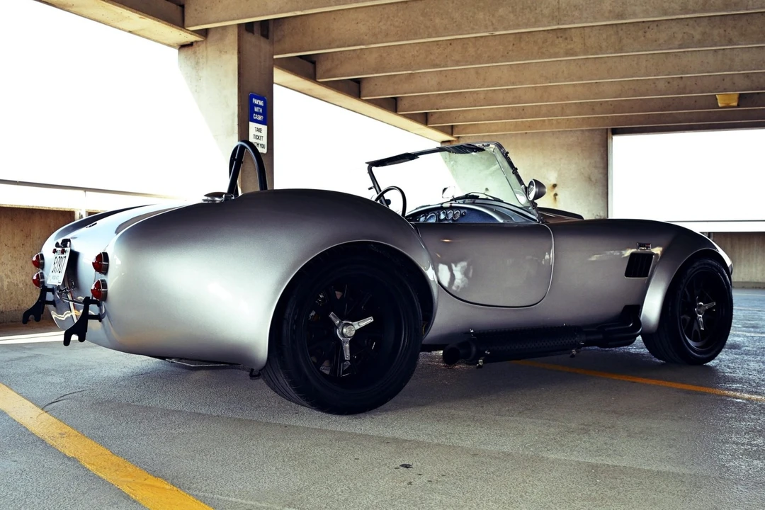 Shelby Cobra Replica - Image 11 of 31
