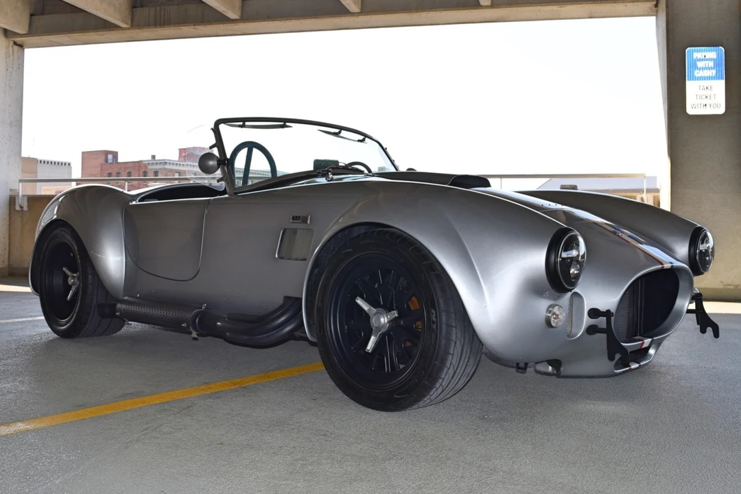 Shelby Cobra Replica - Image 7 of 31