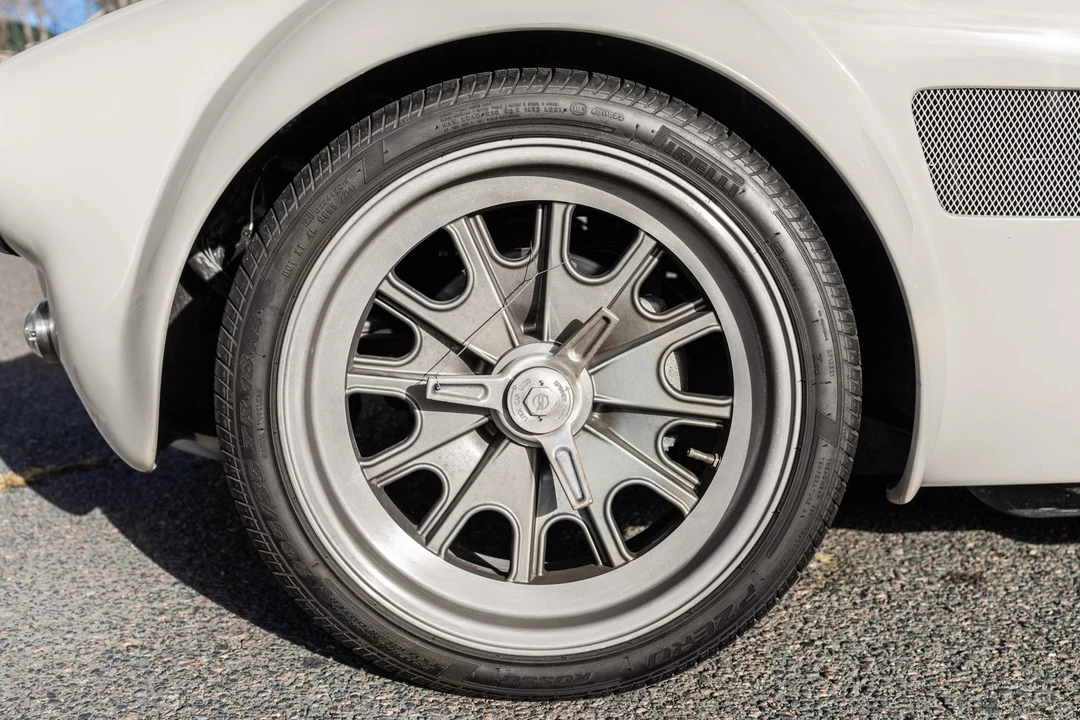 Shelby Cobra Replica - Image 28 of 31