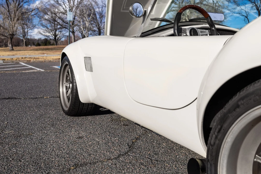 Shelby Cobra Replica - Image 11 of 31
