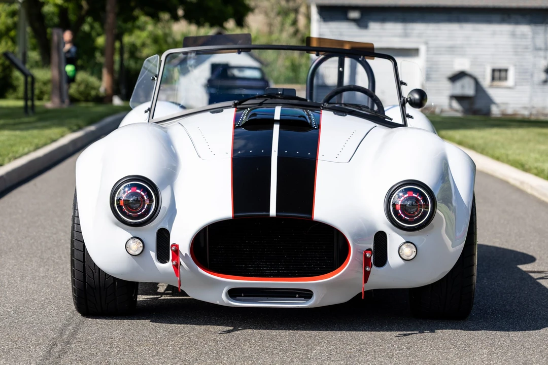 Shelby Cobra Replica - Image 7 of 31
