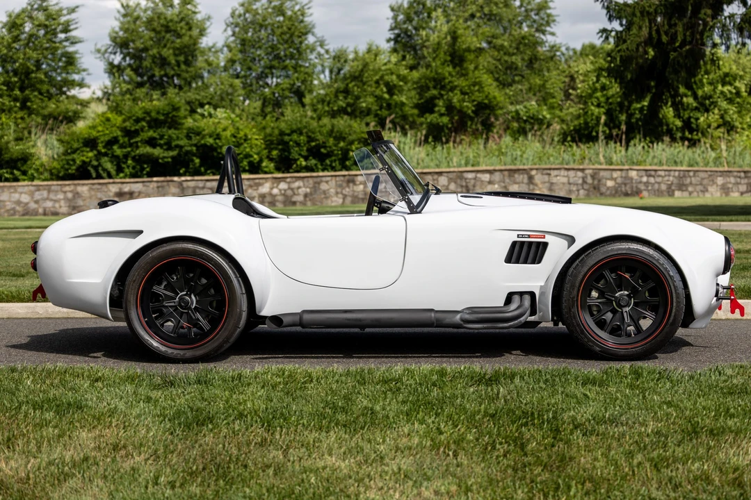 Shelby Cobra Replica - Image 15 of 31