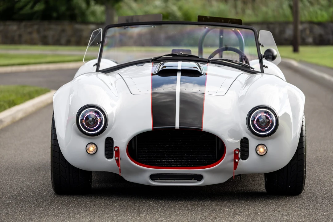 Shelby Cobra Replica - Image 8 of 31