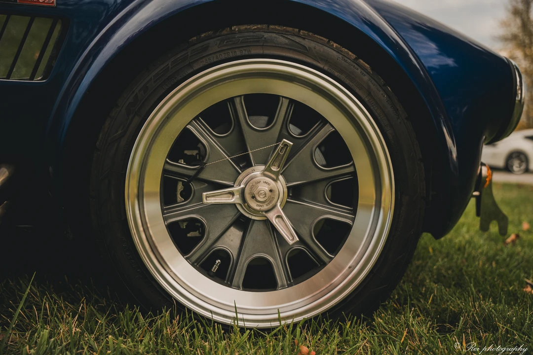 Shelby Cobra Replica - Image 29 of 31