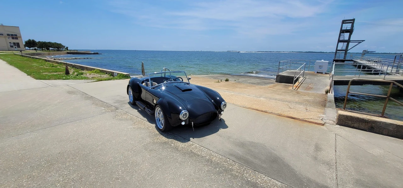 Shelby Cobra Replica - Image 25 of 31