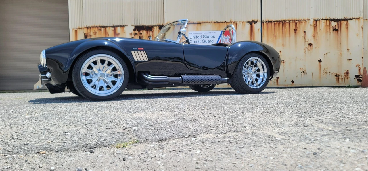 Shelby Cobra Replica - Image 2 of 31