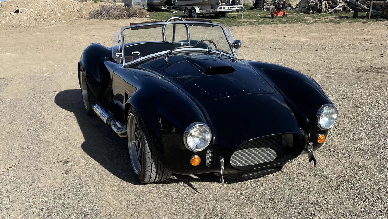 Shelby Cobra Replica - Image 2 of 31