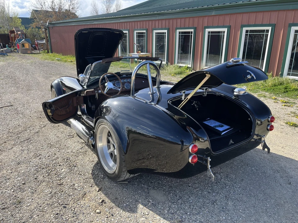Shelby Cobra Replica - Image 25 of 31