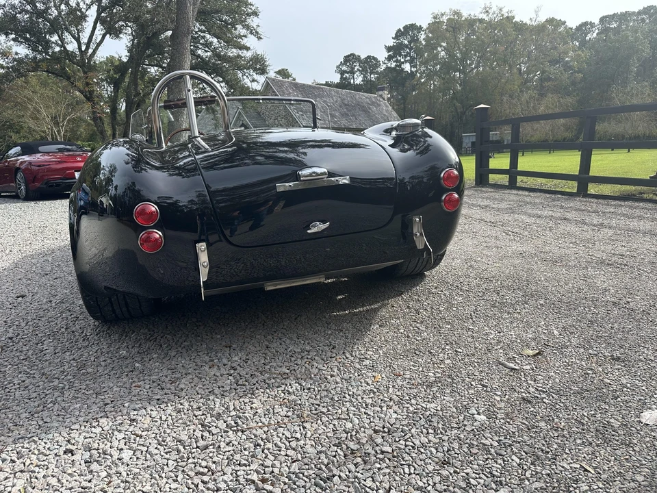 Shelby Cobra Replica - Image 7 of 31