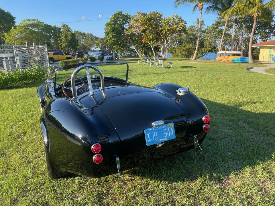 Shelby Cobra Replica - Image 30 of 31