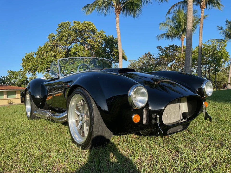 Shelby Cobra Replica - Image 11 of 31