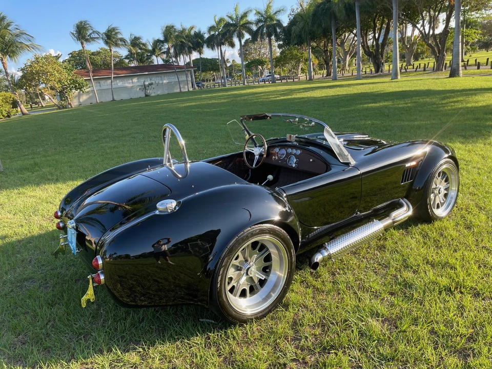 Shelby Cobra Replica - Image 17 of 31
