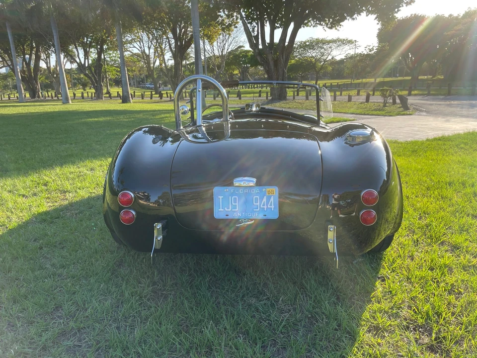 Shelby Cobra Replica - Image 25 of 31