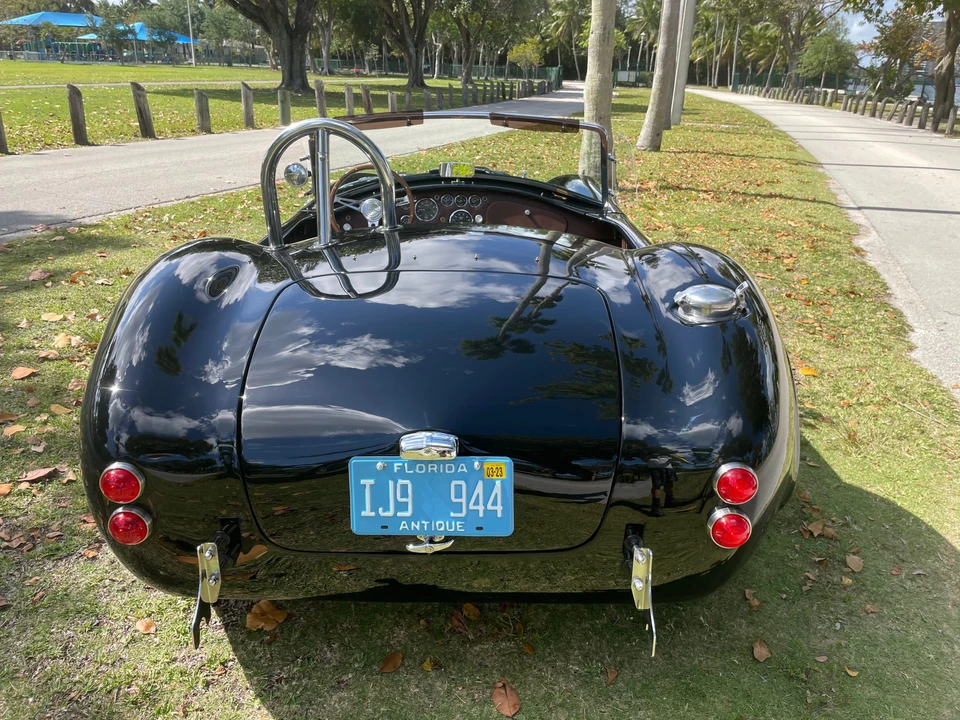 Shelby Cobra Replica - Image 29 of 31