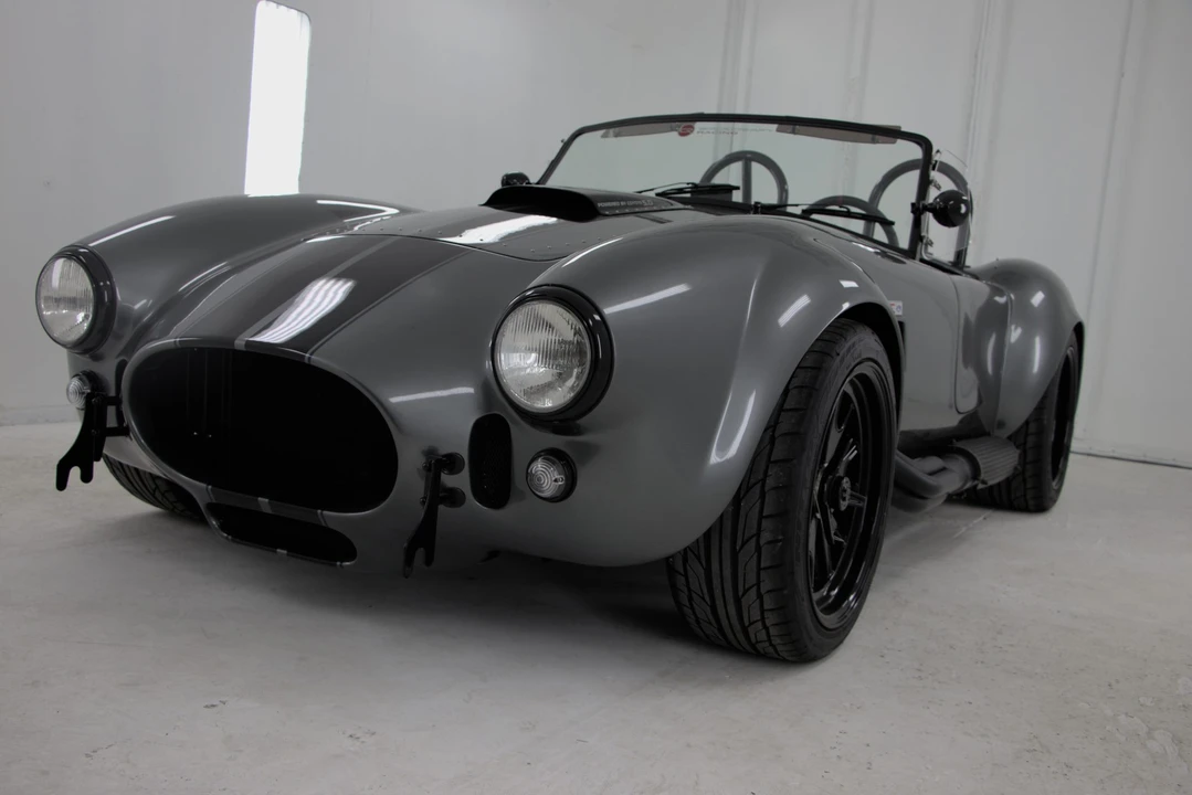Shelby Cobra Replica - Image 25 of 31