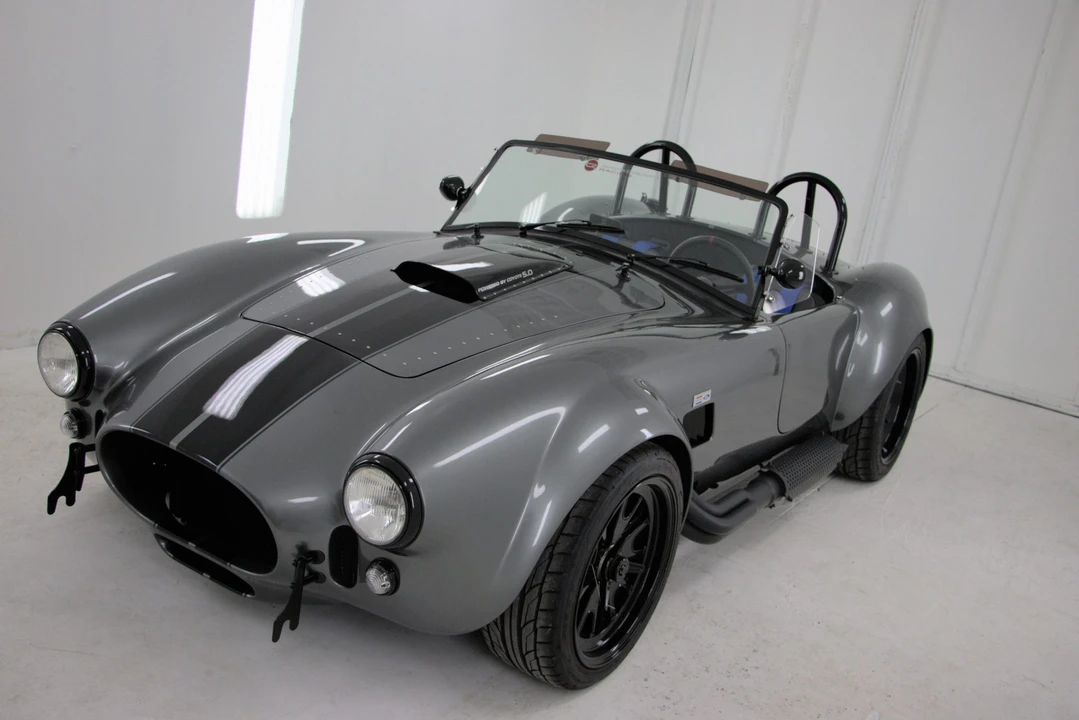 Shelby Cobra Replica - Image 27 of 31