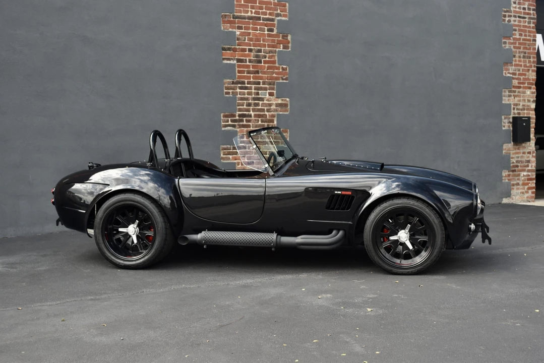 Shelby Cobra Replica - Image 23 of 31