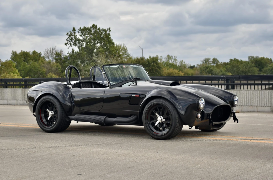 Shelby Cobra Replica - Image 24 of 31