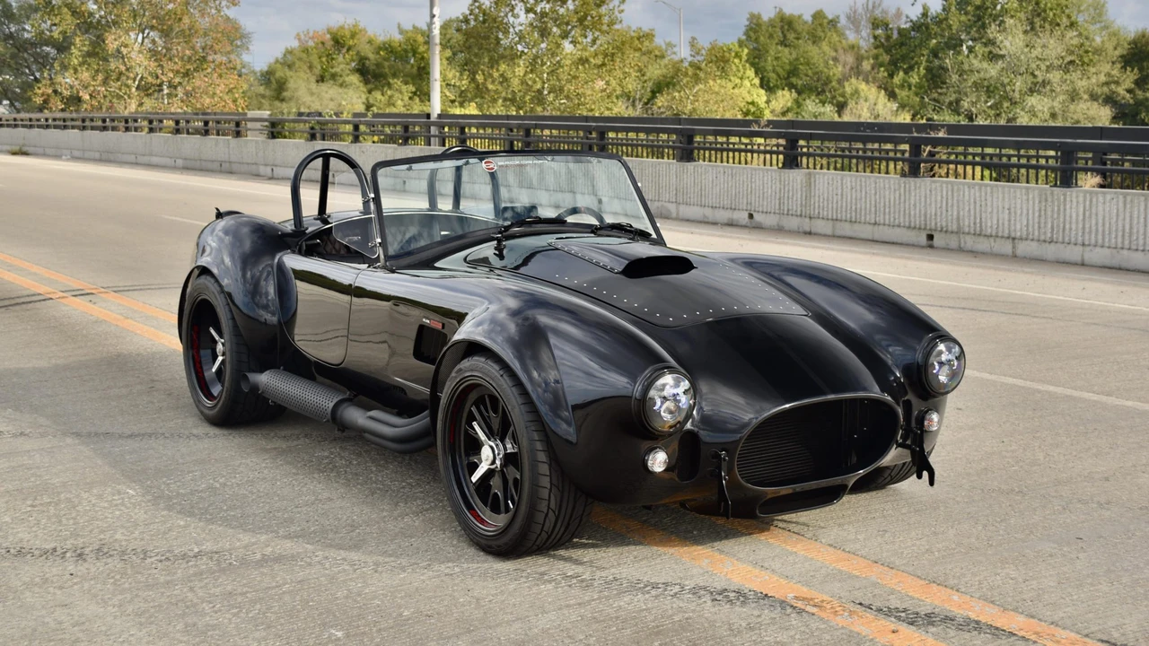Shelby Cobra Replica - Image 27 of 31