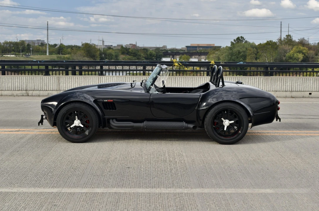 Shelby Cobra Replica - Image 21 of 31