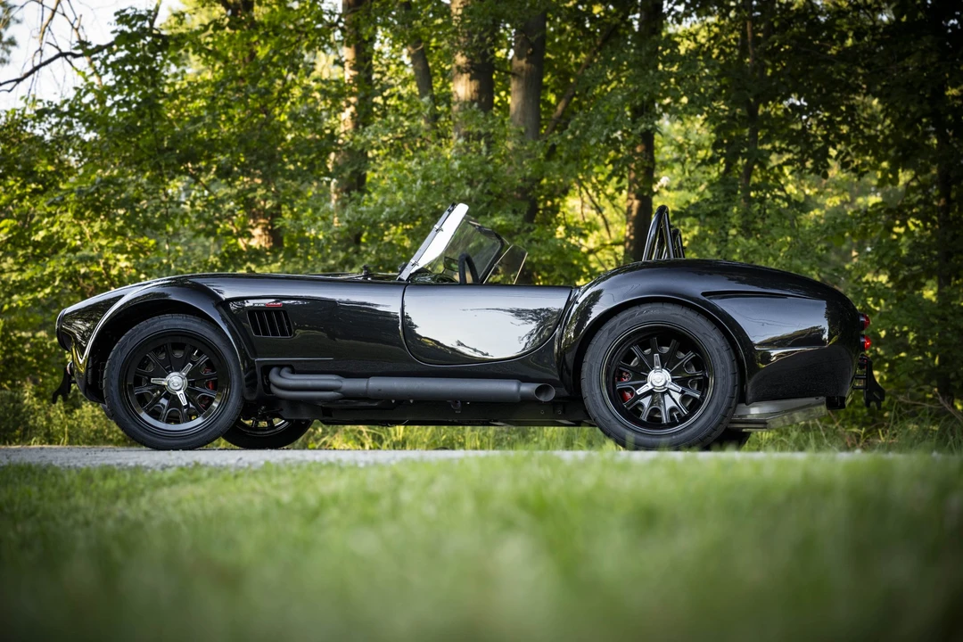 Shelby Cobra Replica - Image 8 of 31