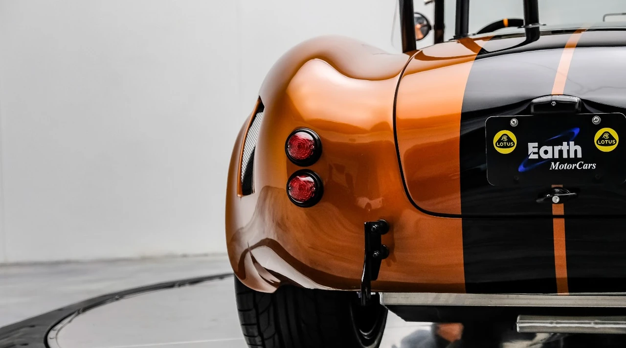 Shelby Cobra Replica - Image 28 of 31