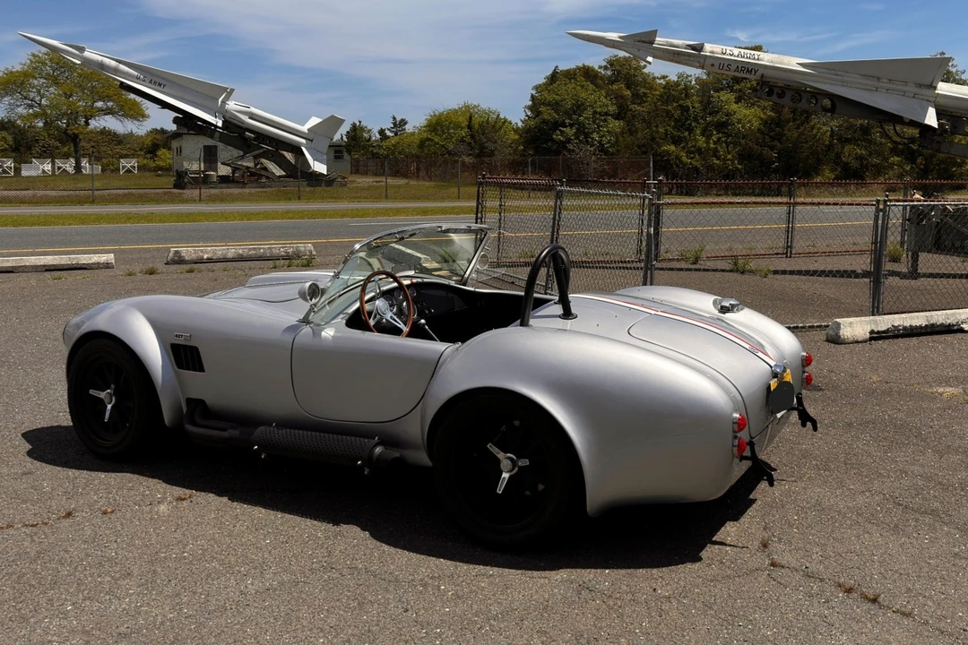 Shelby Cobra Replica - Image 20 of 31