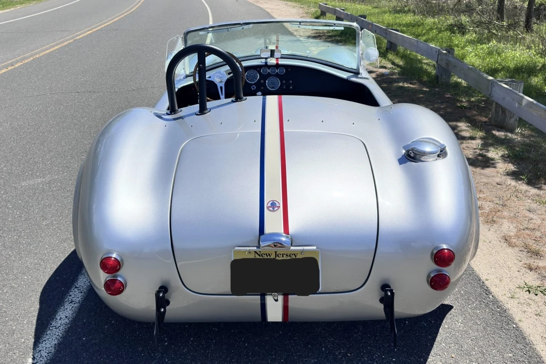 Shelby Cobra Replica - Image 17 of 31